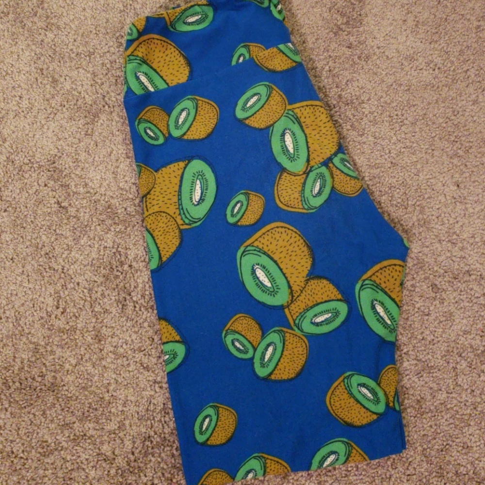 Lularoe OS Kiwi Design Leggings